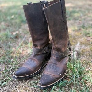 Ariat Distressed Brown Cowboy Boots